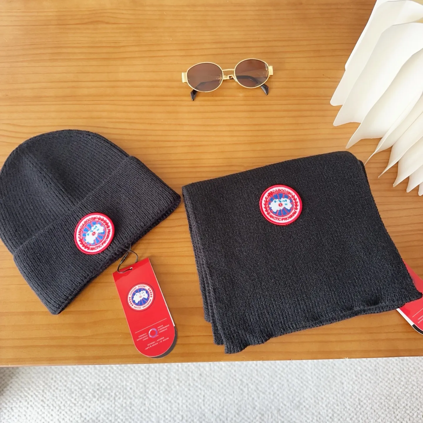💰90 CANADA GOOSE Canada Goose winter warm cashmere cold hat. Rabbit wool material, thick feel, not easy to deform. Fashionable and versatile couple hat, imported embroidery logo, cashmere cotton yarn, head circumference: 55-58cm